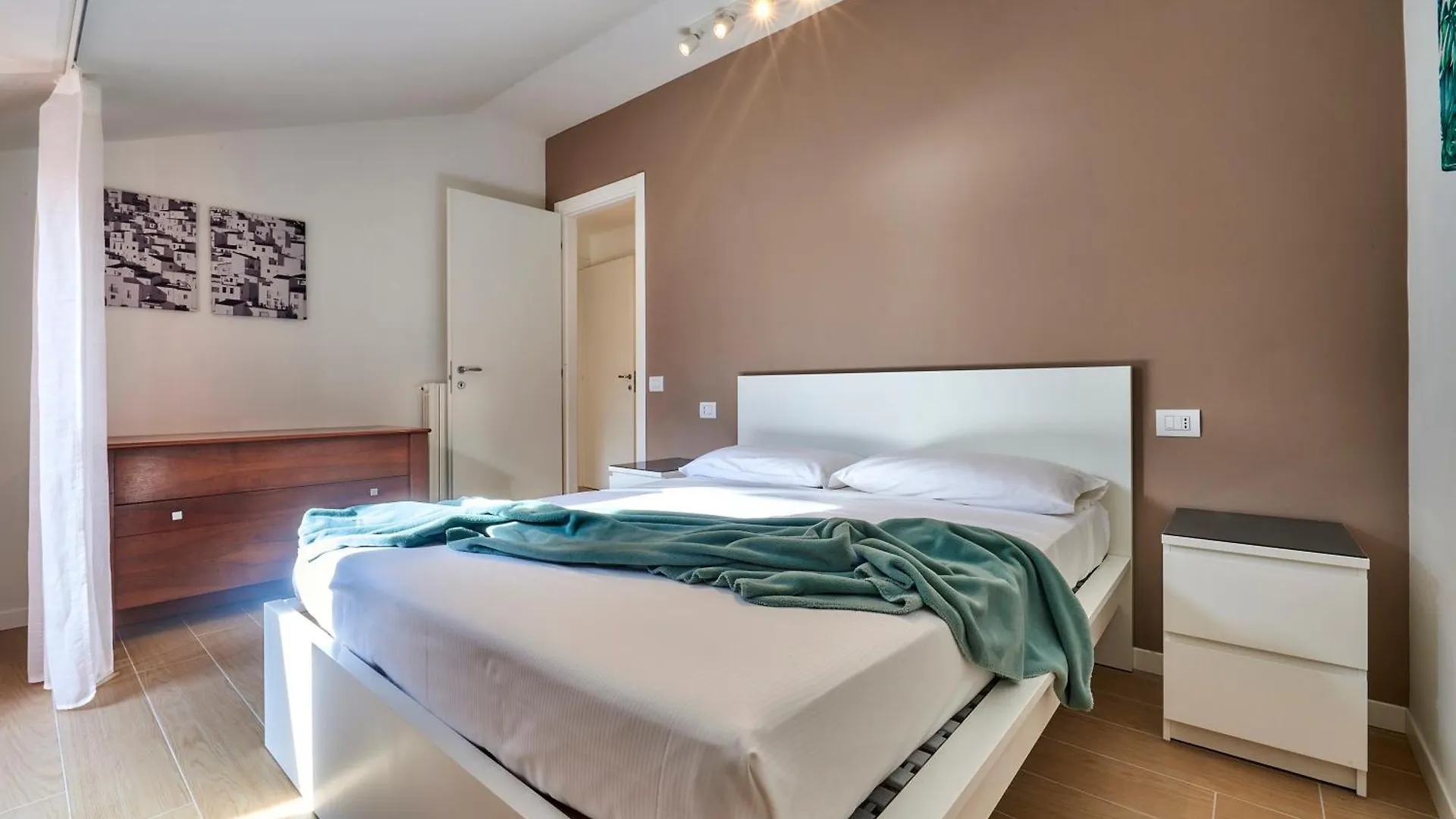 Luxury 100Mq With Private Terrace With Lake View Near Varenna Fiumelatte Apartment