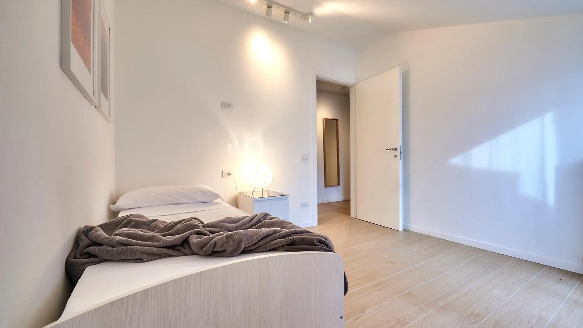 Luxury 100Mq With Private Terrace With Lake View Near Varenna Fiumelatte