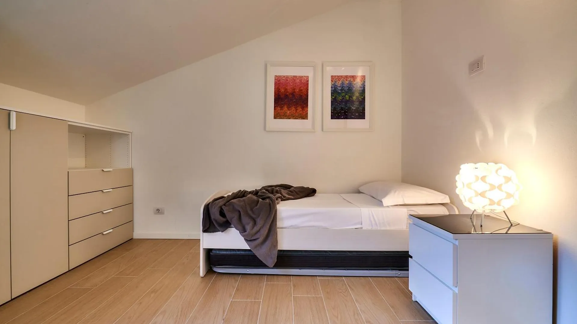 Apartment Luxury 100Mq With Private Terrace With Lake View Near Varenna Fiumelatte Italy