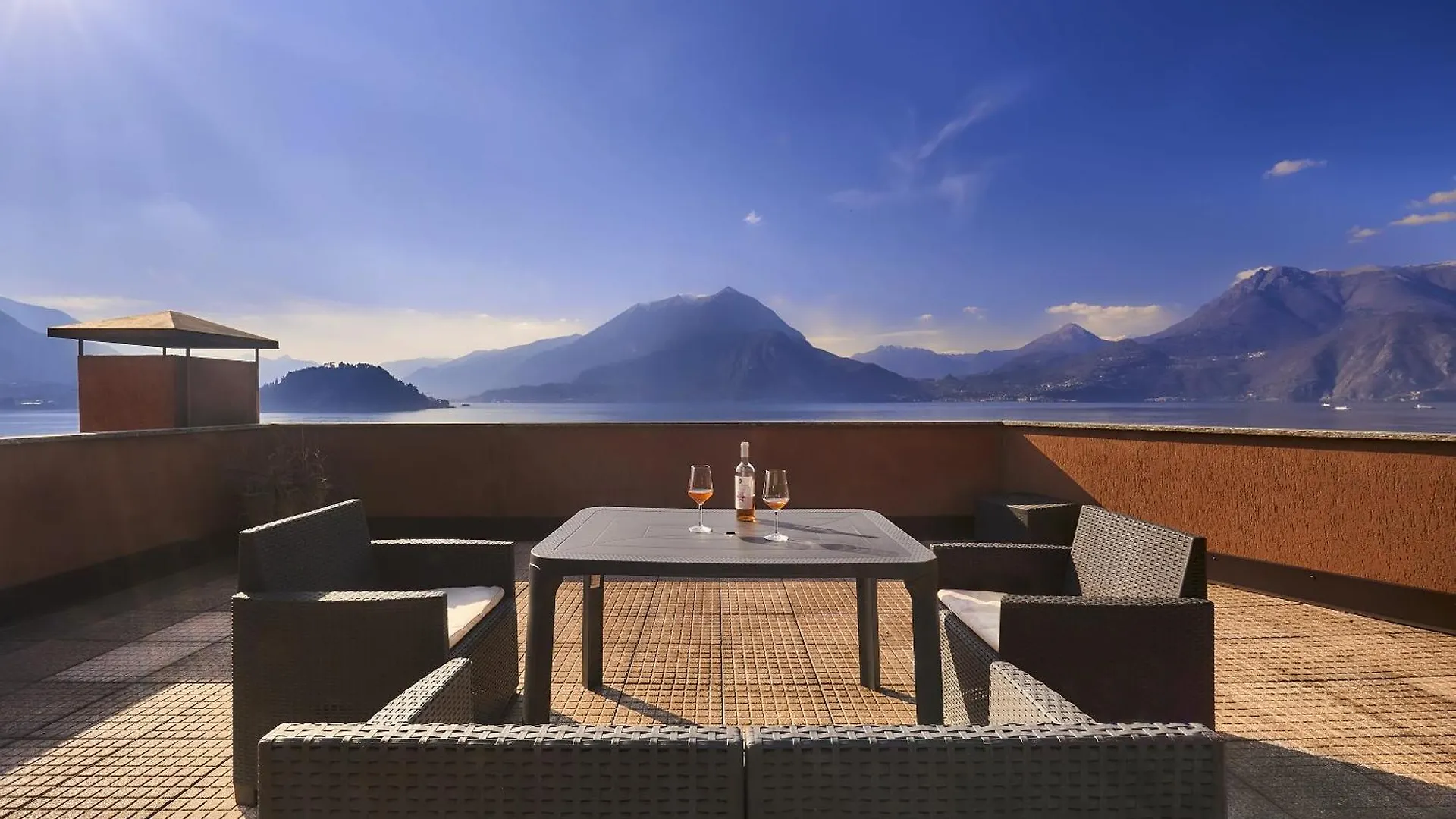Luxury 100Mq With Private Terrace With Lake View Near Varenna Fiumelatte Italia